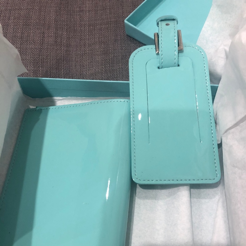NWOT Tiffany & Co Luggage Tag & Passport Case Set